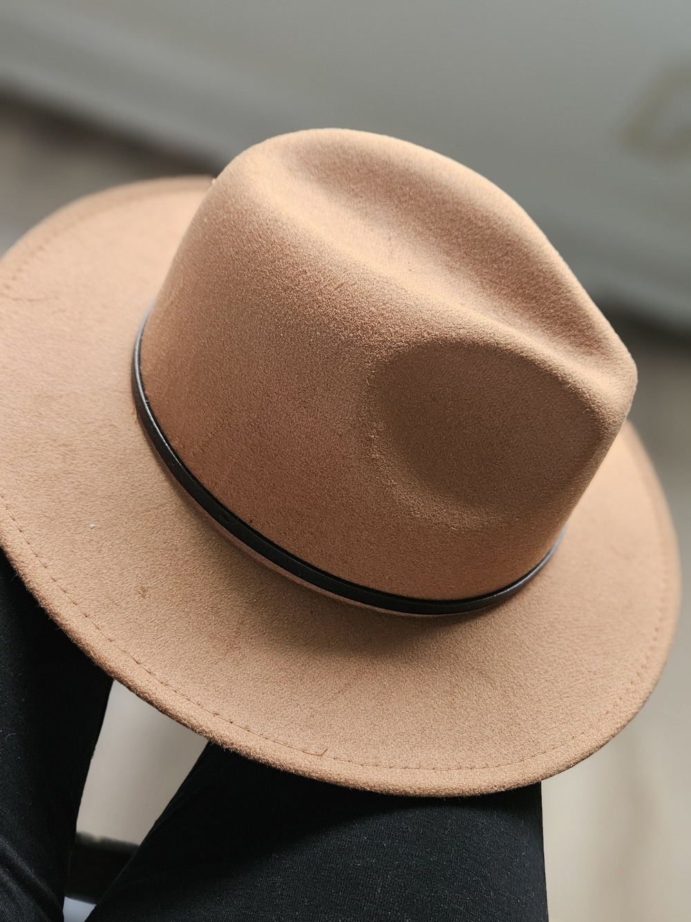 Classic Women's Felt Fedora Hat in Camel